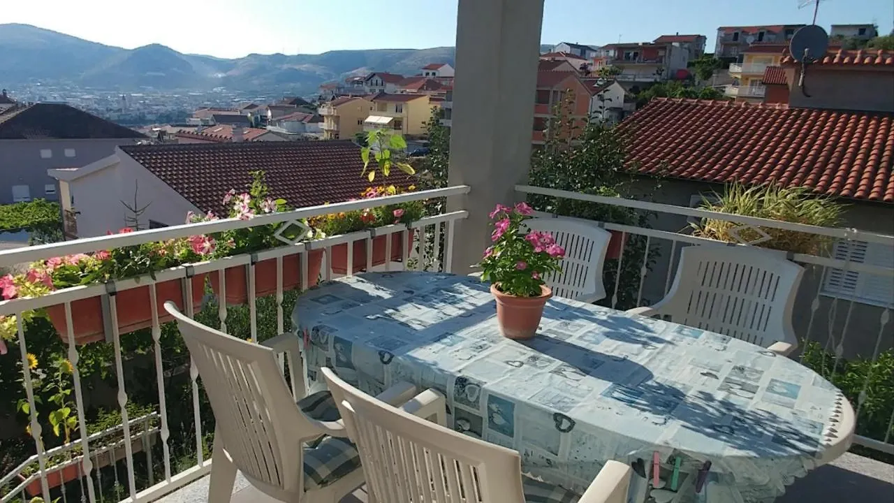 Apartment Tina Trogir